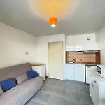 Avec Terrasse Spacieuse Et Parking A - Fr-1-338-147 דירה Sète