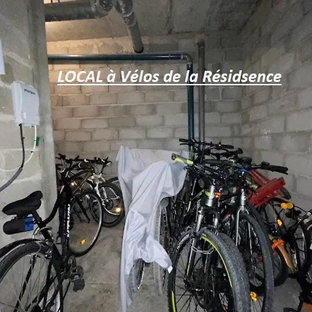 Avec Terrasse Spacieuse Et Parking A - Fr-1-338-147 Daire